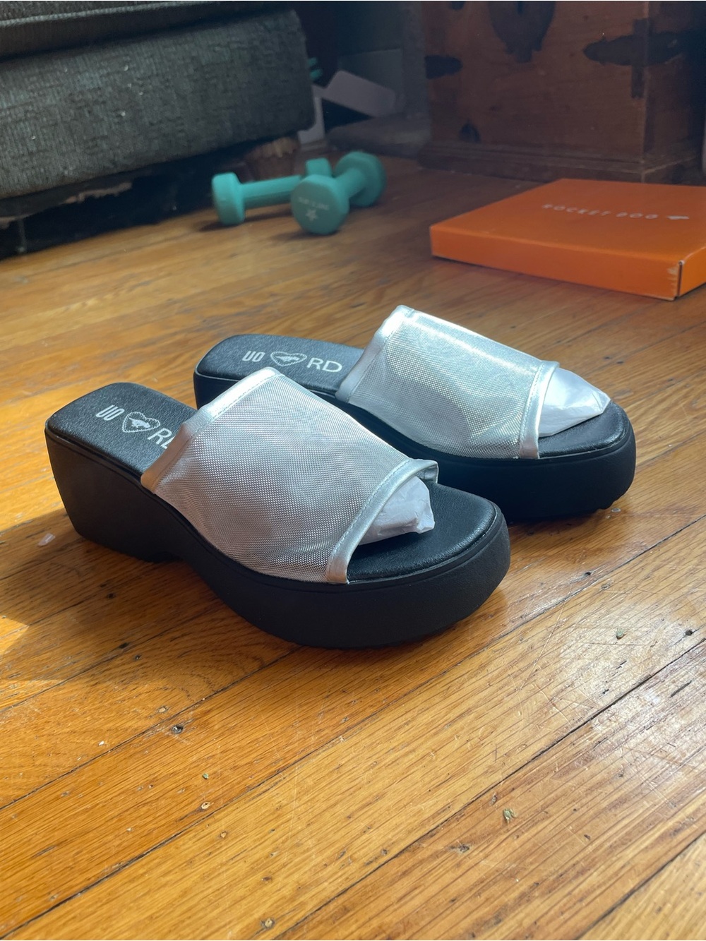 Rocket Dog UO Platform Mesh Slide Sandals in Black and Silver - Picture 4 of 8